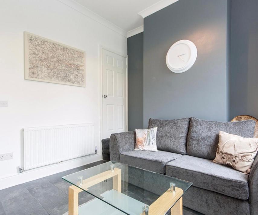 Centralized Private 4 Bedroom House At Hanley With Free Parking Etruria Eksteriør bilde